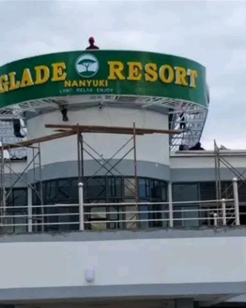 Glade Resort Building Crown